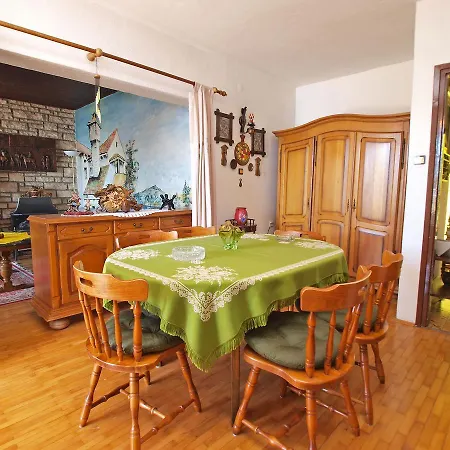 Guest house And 155 Rabac