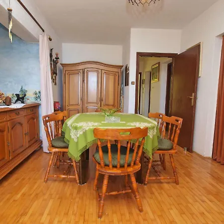 Guest house And 155 Rabac